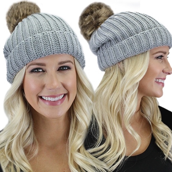 🌵S & R Pom Beanie🌵 - Picture 2 of 2